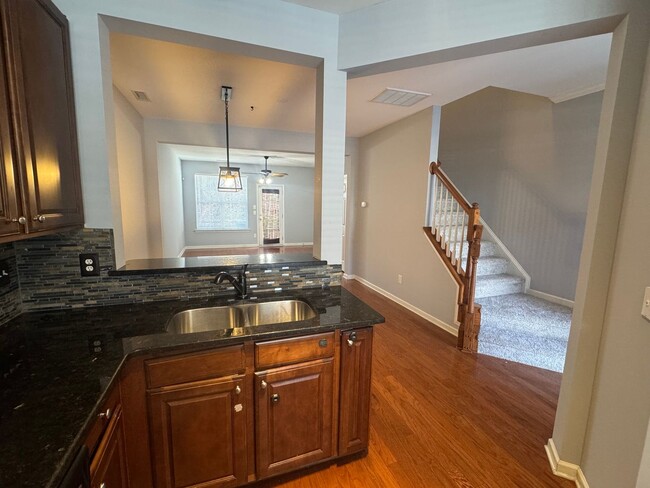 Building Photo - 2 Bedroom | 2.5 Bath Raleigh Townhome