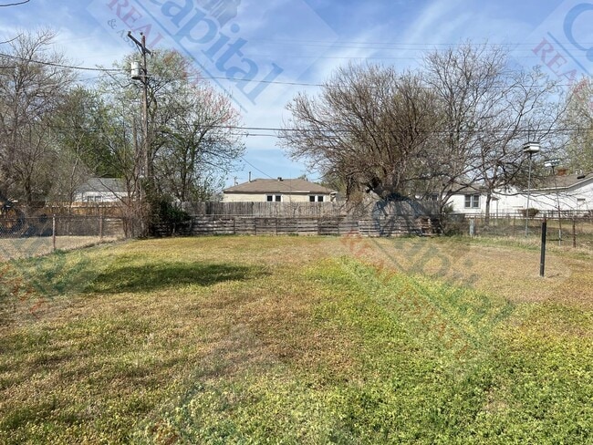 Building Photo - Cozy Cottage