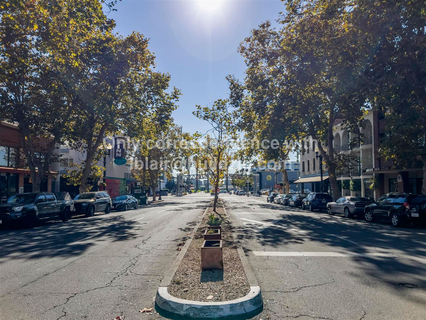 close to Jack London and Alameda amenities - 402 Webster St