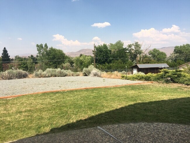 Building Photo - Reno Foothills - 1 Acre Lot Home