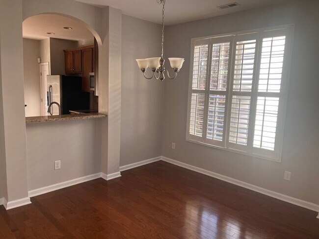 Building Photo - Spacious 2BR/3BA Townhome in Rennaisance Park near Downtown Raleigh