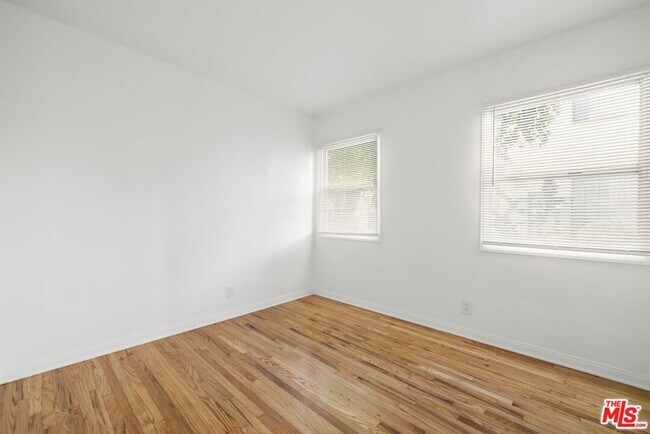 Building Photo - 5324 Vantage Ave