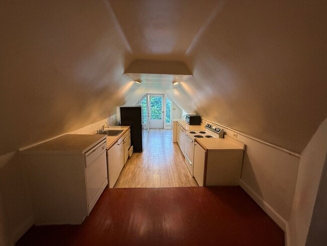 Building Photo - 312 South Upper Street, Lexington KY (Third Floor Unit)