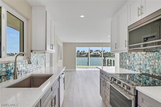 Building Photo - 2500 Gulf Shore Blvd N