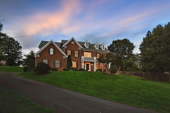 Building Photo - 6634 Brawner St