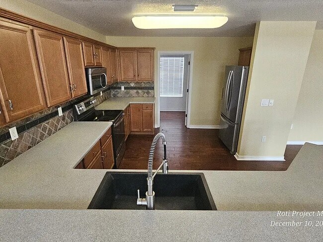 Building Photo - 337 Tequesta Dr