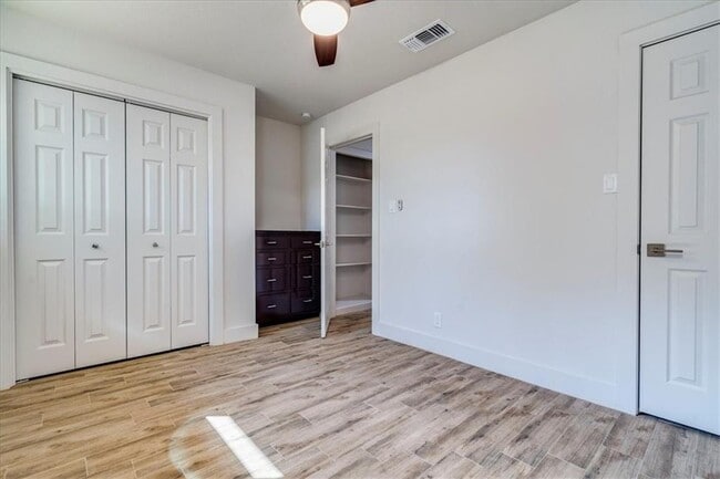 Building Photo - 2603 Mesquite Ln