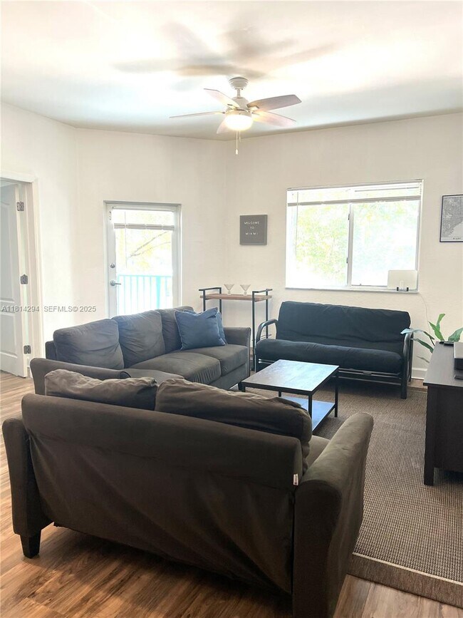 Building Photo - 6001 SW 70th St