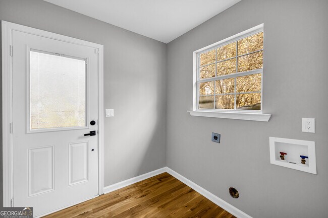 Building Photo - 106 Degrandis Ln NE