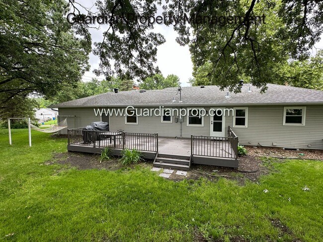 Building Photo - 3050 Glenden Terrace