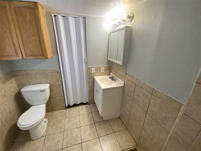 Building Photo - 109 Birchwood Dr