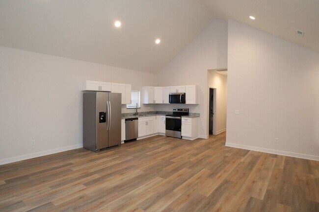 Building Photo - 903