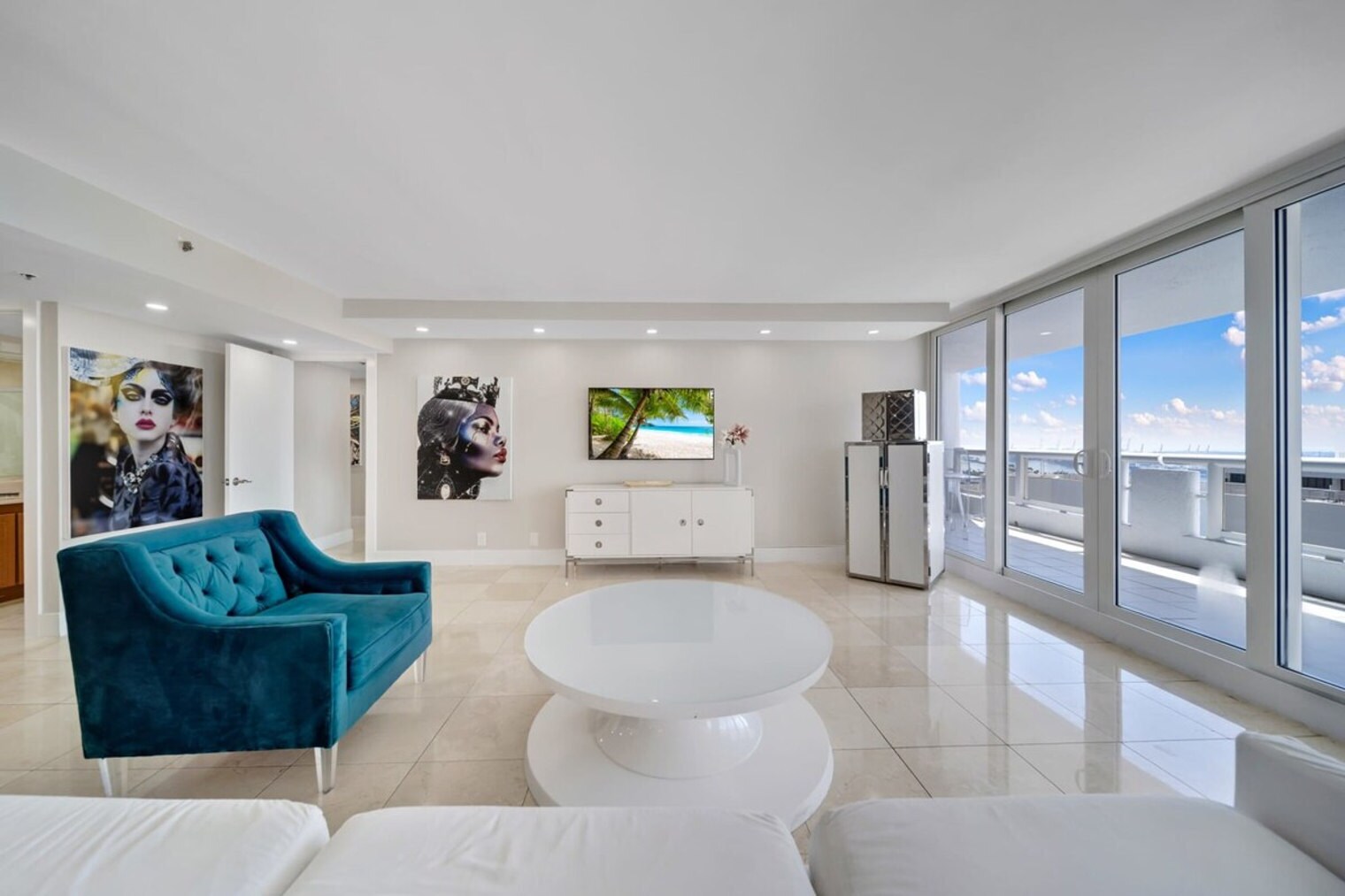 Building Photo - 1717 N Bayshore Dr