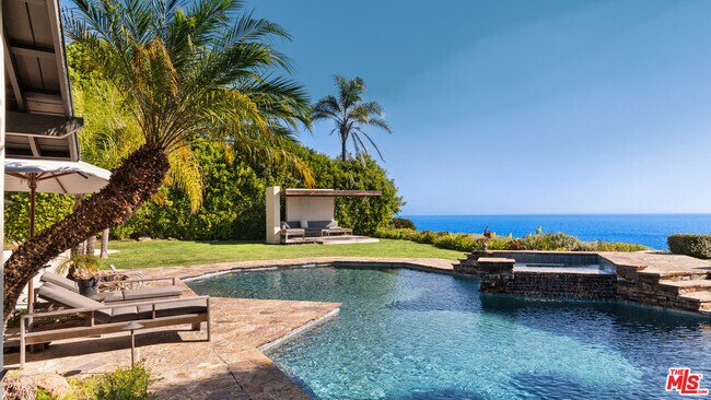 Building Photo - 29020 Cliffside Dr