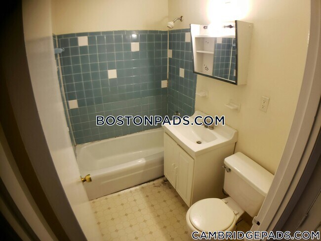 Building Photo - 66 Homer Ave