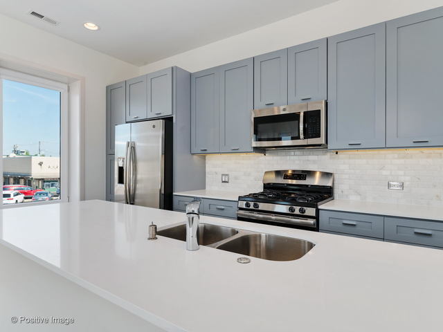 Building Photo - 7355 W Grand Ave