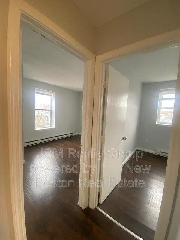 Building Photo - 56 Johnson St