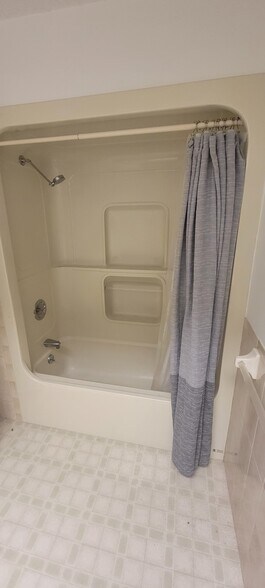 Building Photo - 250 Strathmore Ave