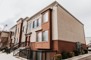 Building Photo - 491 S Freedom Blvd