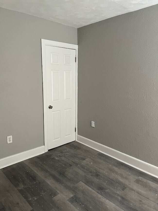 Building Photo - 229 E 13th St