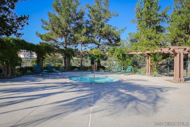 Building Photo - 2263 Paseo Saucedal
