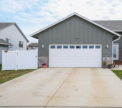 Building Photo - 1600 East 69th St N