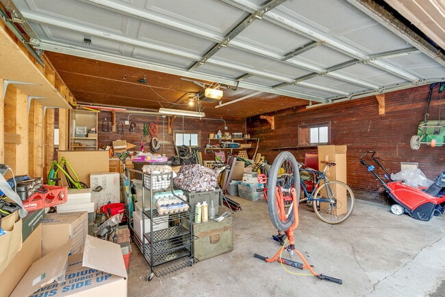 Building Photo - 1701 Dempster St