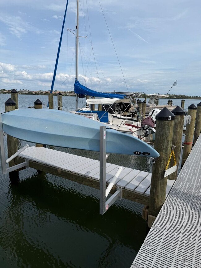 Building Photo - 3802 Gulf of Mexico Dr