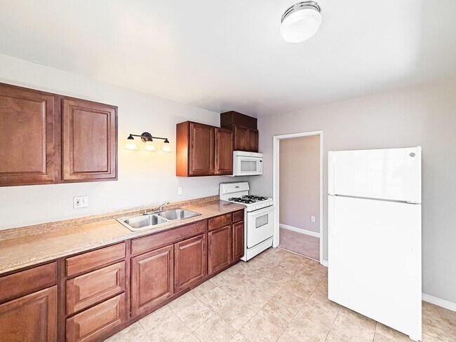 Building Photo - SD: 3BD/1.5BA Apartment in Normal Heights with Reserved Parking
