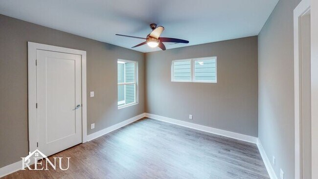 Building Photo - 2336 E 18th St