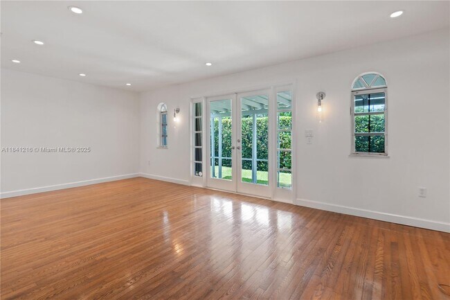 Building Photo - 6043 SW 34th St