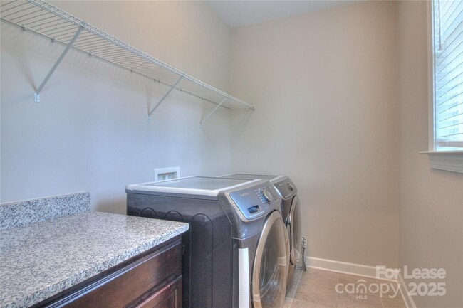 Building Photo - 3013 Hamilton Mill Dr