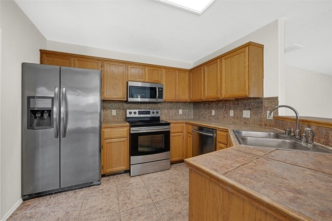 Building Photo - 1630 Trail Oaks Ct