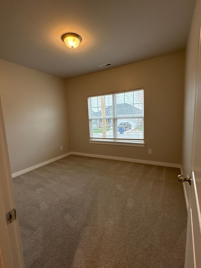 Building Photo - Beautiful 3 Bed 2 Bath Home in Shelbyville