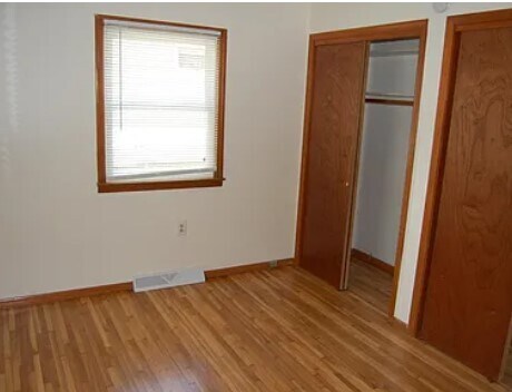 Building Photo - 722 13th Ave