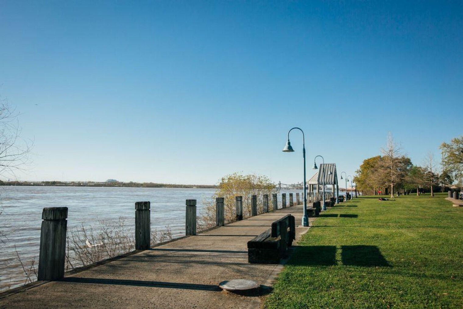 Building Photo - 201 Magazine St