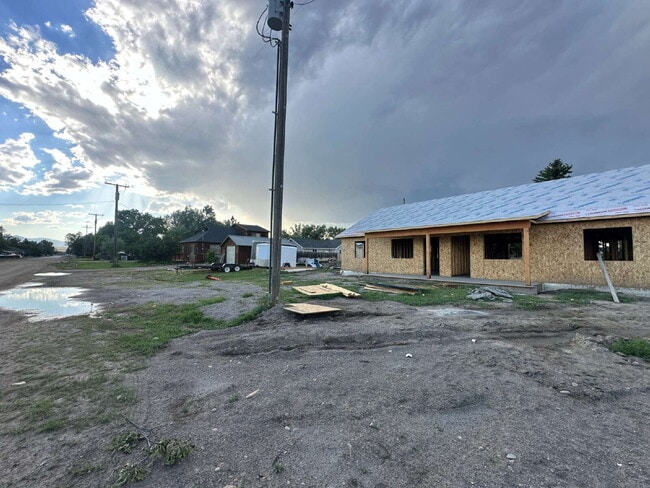 Building Photo - Coming Soon – Brand New 2 Bed, 1 Bath Duplex in Twin Bridges
