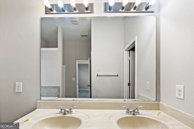 Building Photo - 5884 Little River Rd