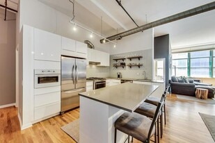 Building Photo - 1020 S Wabash Ave