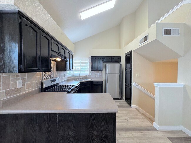 Building Photo - East El Paso Split Tri-Level 3 bed/2 bath Refrig A/C with bonus loft!