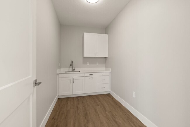 Building Photo - Stonecrest South Condominiums 101/201