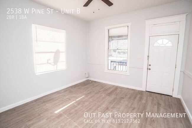 Building Photo - Freshly Renovated 2 Bedroom/1 Bath
