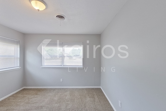 Building Photo - 5129 Leland Dr