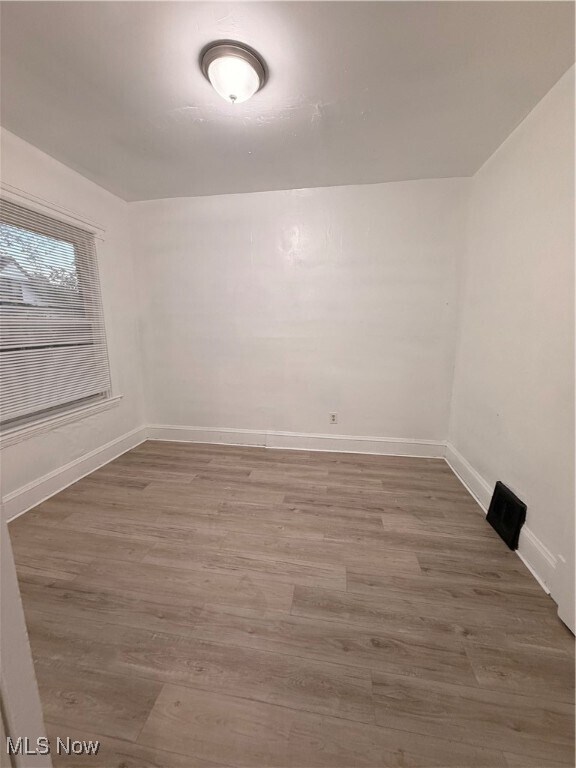 Building Photo - 10512 Greenlawn Ave