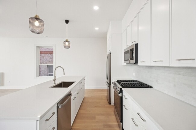 Building Photo - 2323 N Lister Ave