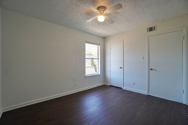 Building Photo - 2906 Sweeney Ln