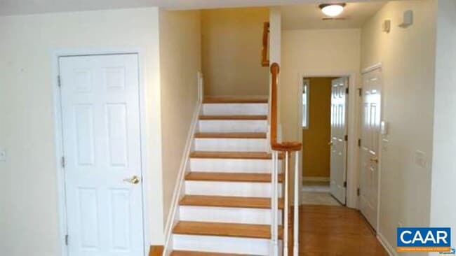 Building Photo - 140 Burnet St