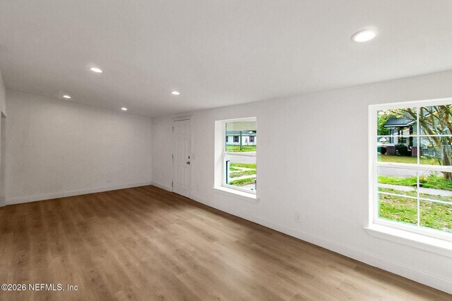 Building Photo - 1422 Stafford St