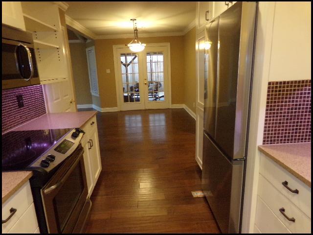 Building Photo - 122 Pin Oak Cove