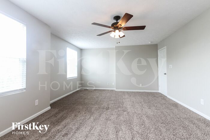 Building Photo - 5254 Calabasas Dr